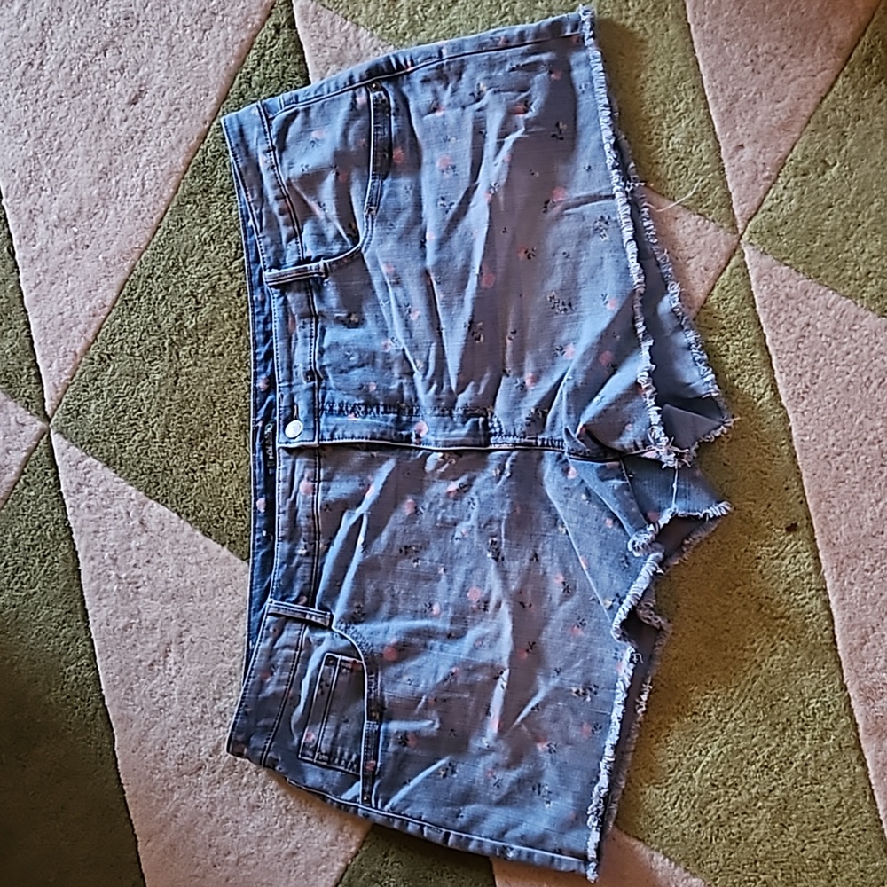 Wild fable floral pattern cutoff Jean shorts